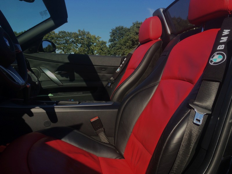 BMW%20Z4%20Rood%20interieur.jpg